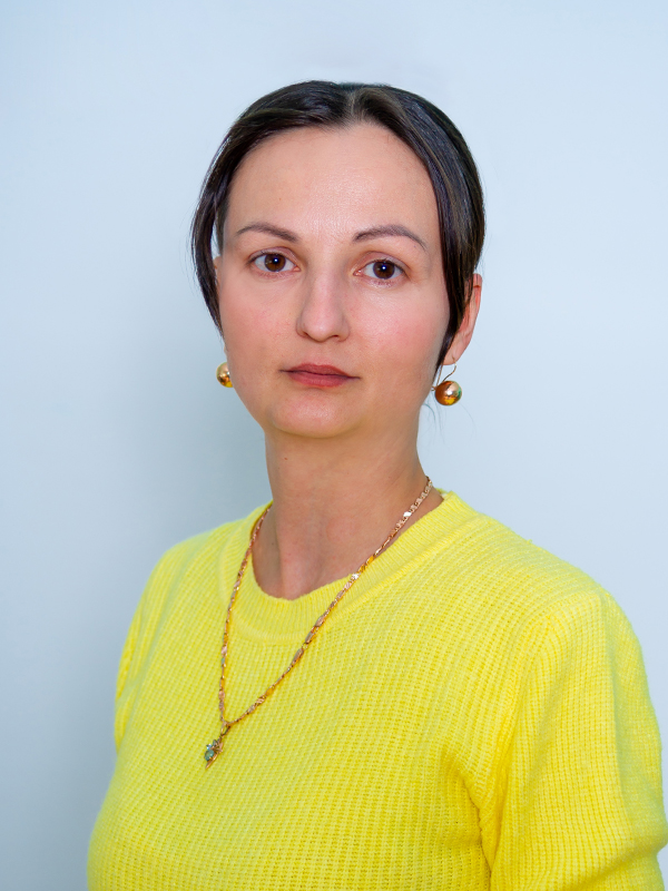Ляпина Наталья Владимировна директор.